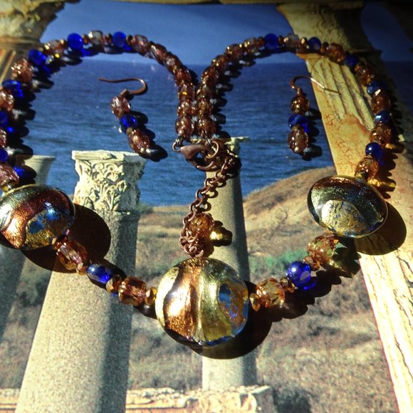 Handmade necklace & earring set with a trio of gold foil Murano focals - Picture 8 of 8